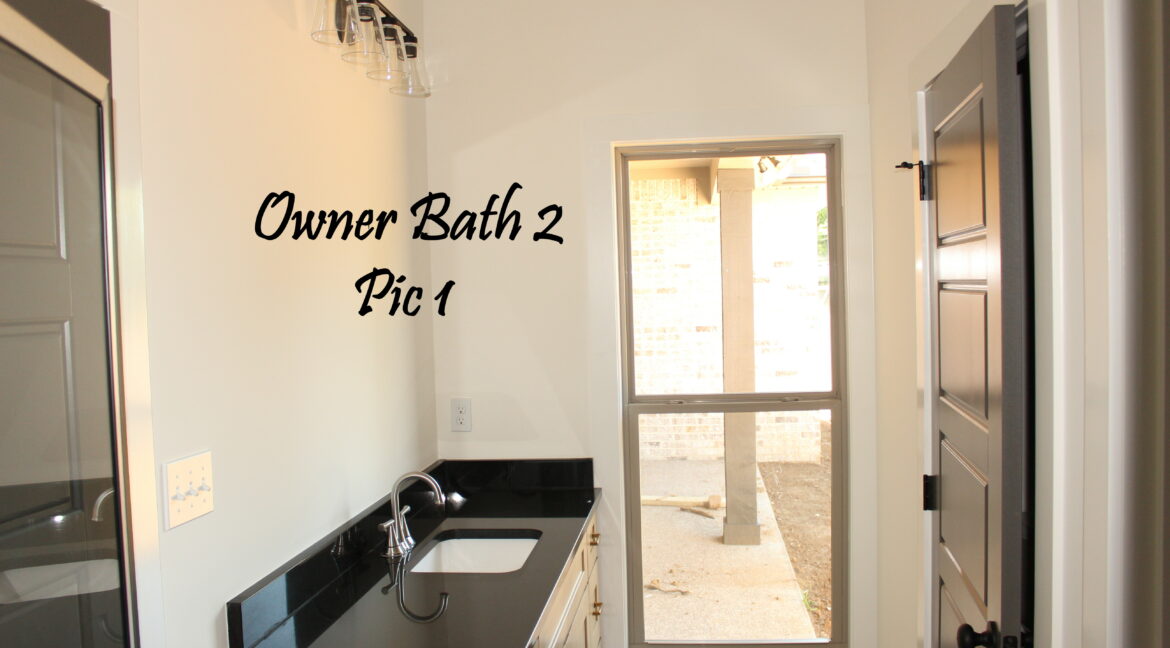 Owner Bath 2 pic 1